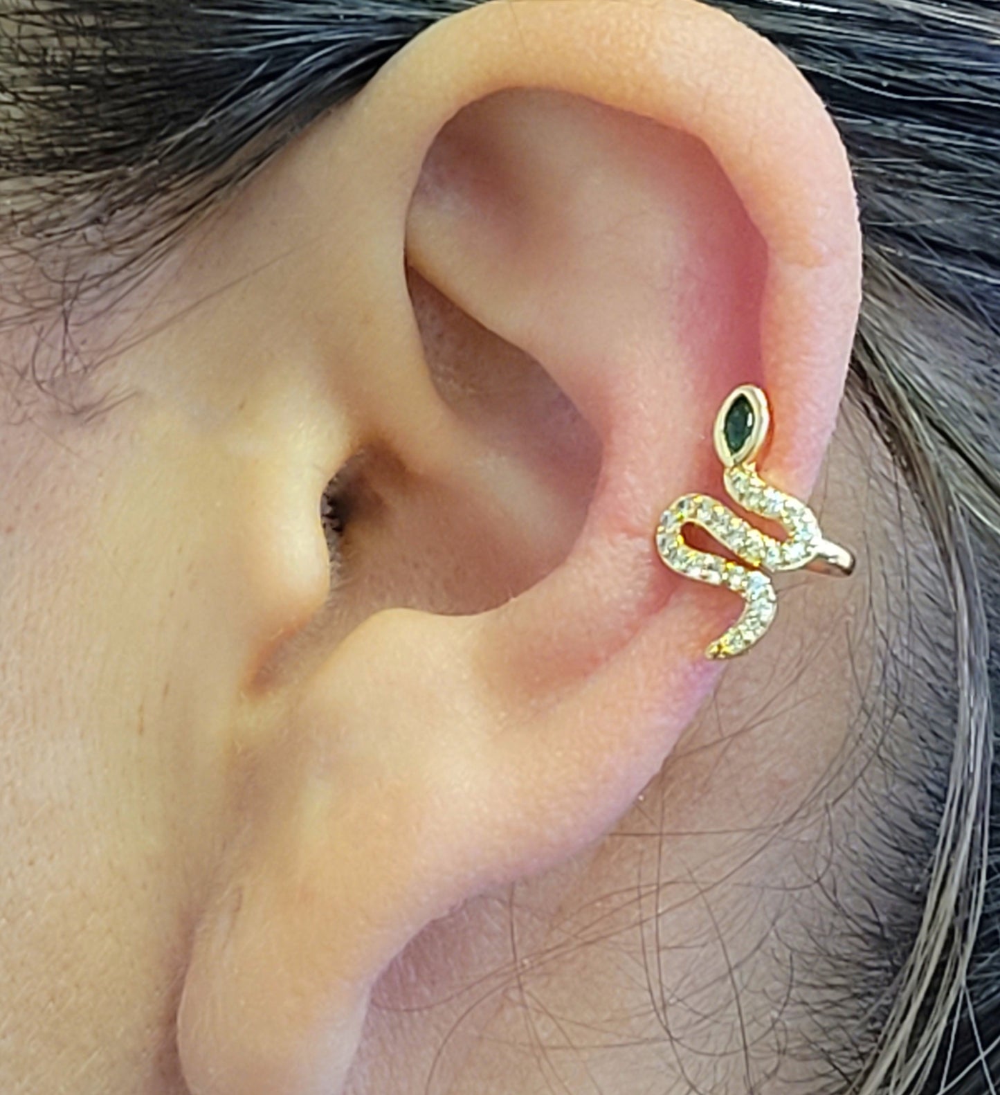ER-427 Serpiente con Piedra Verde y Blanca/Serpiente con Piedra Blanca y Verde 18k