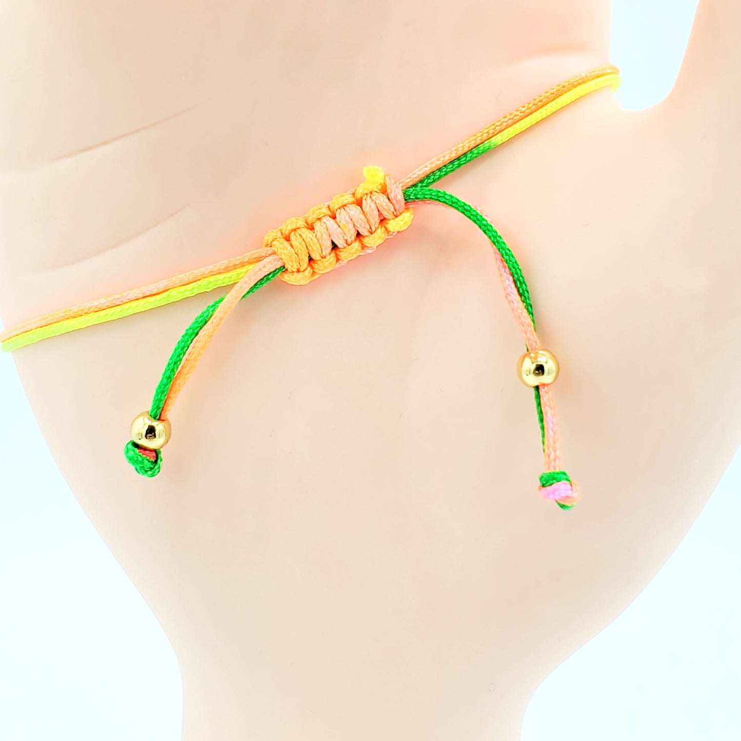 BA-192 Brazalete/Pulsera Ajustable Hilo Multicolor Cara Sonrisa Piedra Blanca 4"