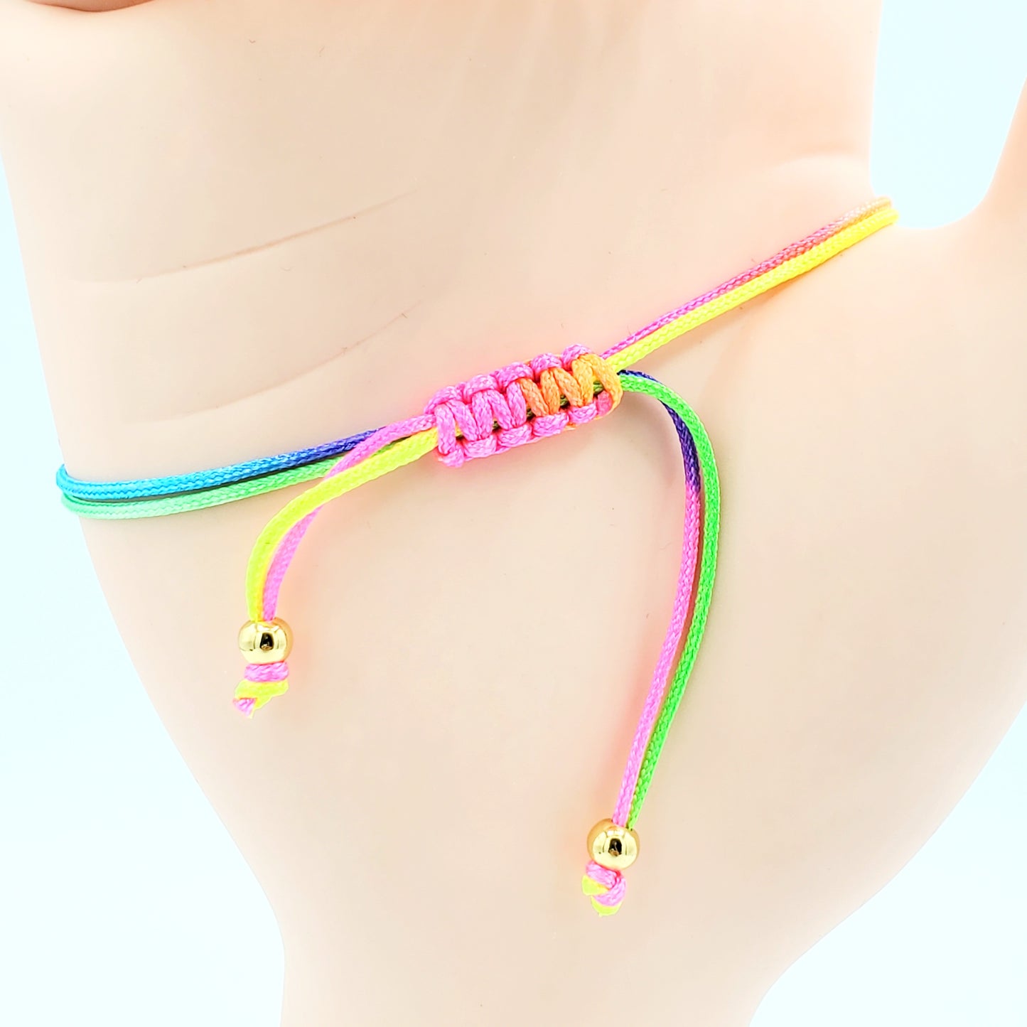 BA-195 Brazalete/Pulsera Ajustable Hilo Multicolor Mano de Fátima Piedra Azul 4"