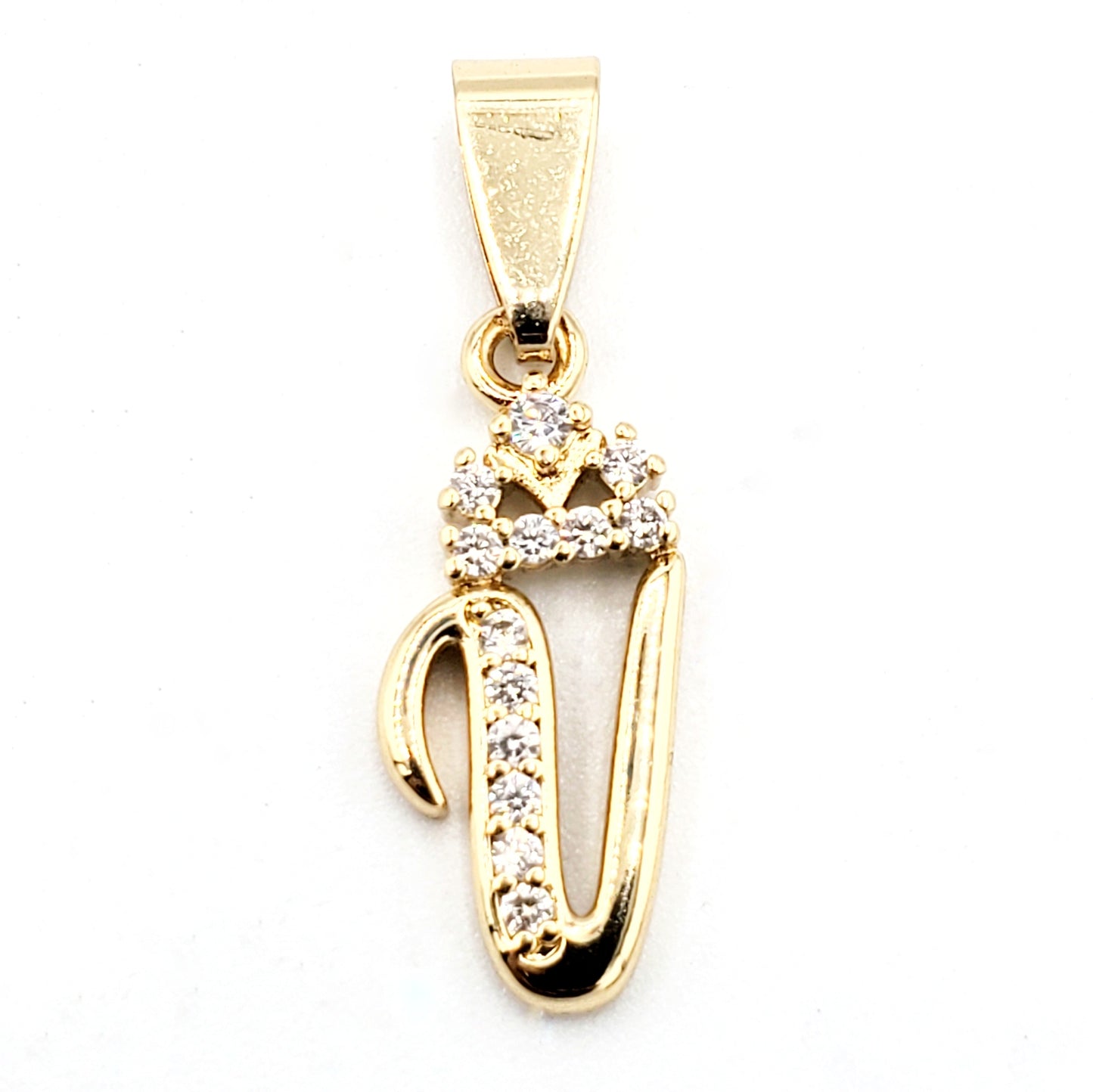 PN-0288 Dije Letra V Zirconia Blanca 1.25" Incluye Cadena Mixta 18"-20"