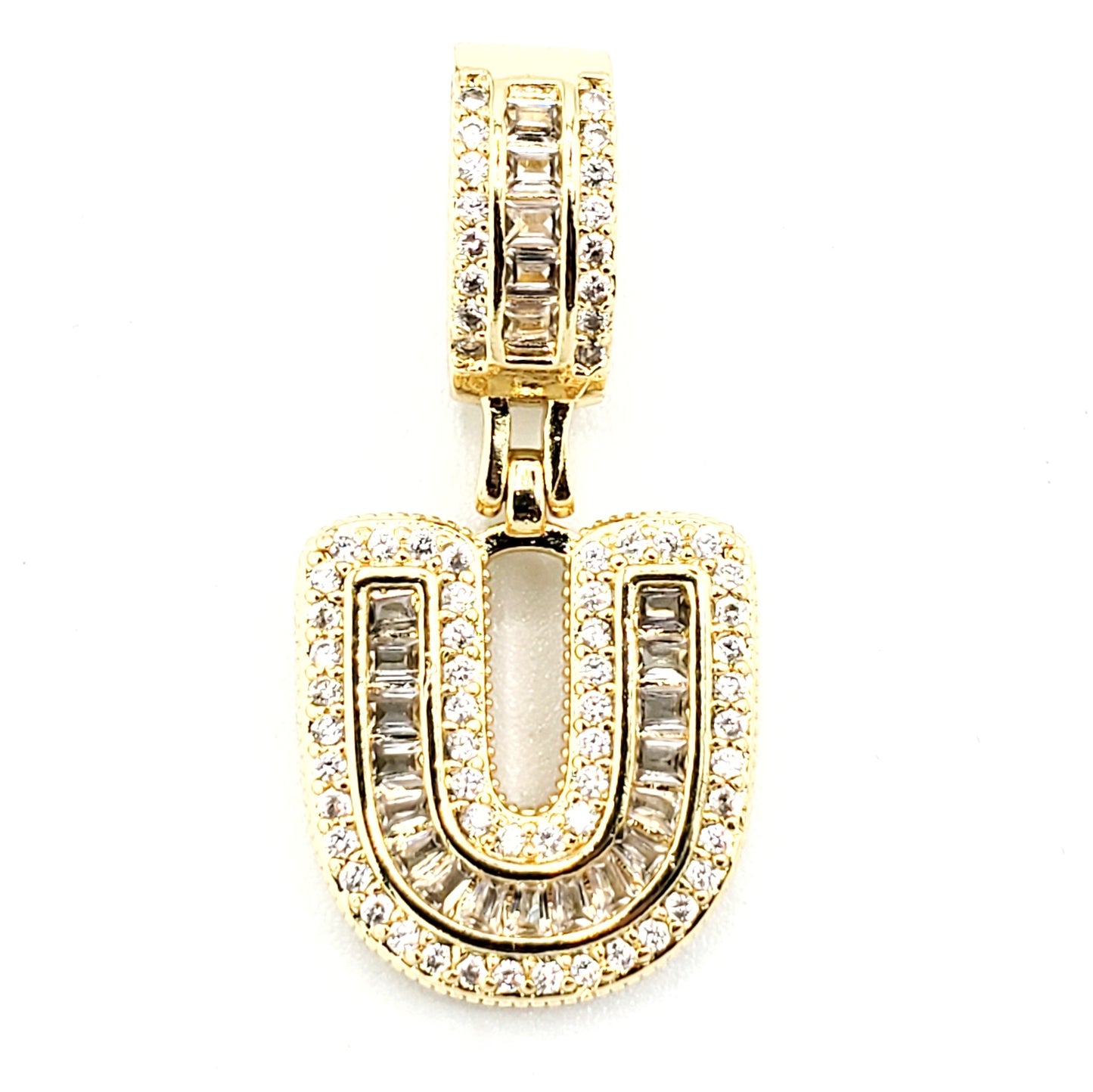 PN-0308 Dije Letra U Zirconia Blanca 1.35" Incluye Cadena Mixta 18"-20"