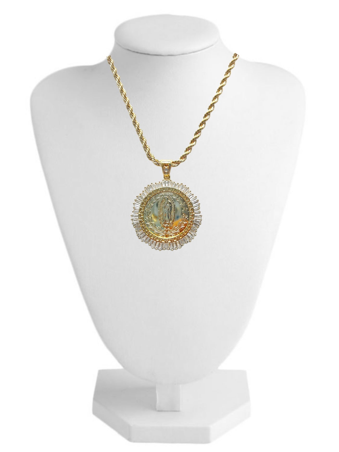 PN-071 Colgante Virgen Maria con Piedra Blanca 50mm x 50mm Incluye Cadena Torsal 18”-22” mixto