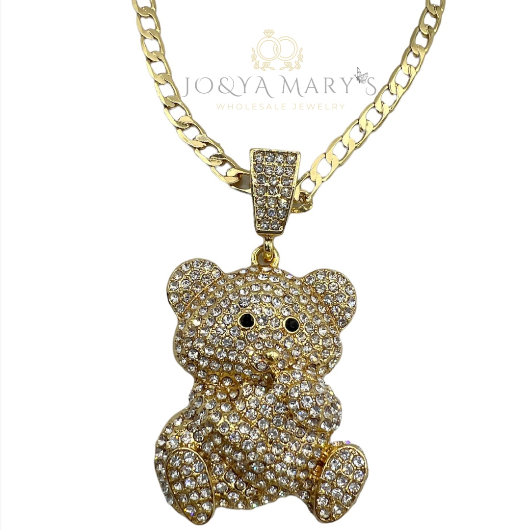 PN-0501 Osito Abrazando Un Corazón Blanco 2” Zirconia Blanca