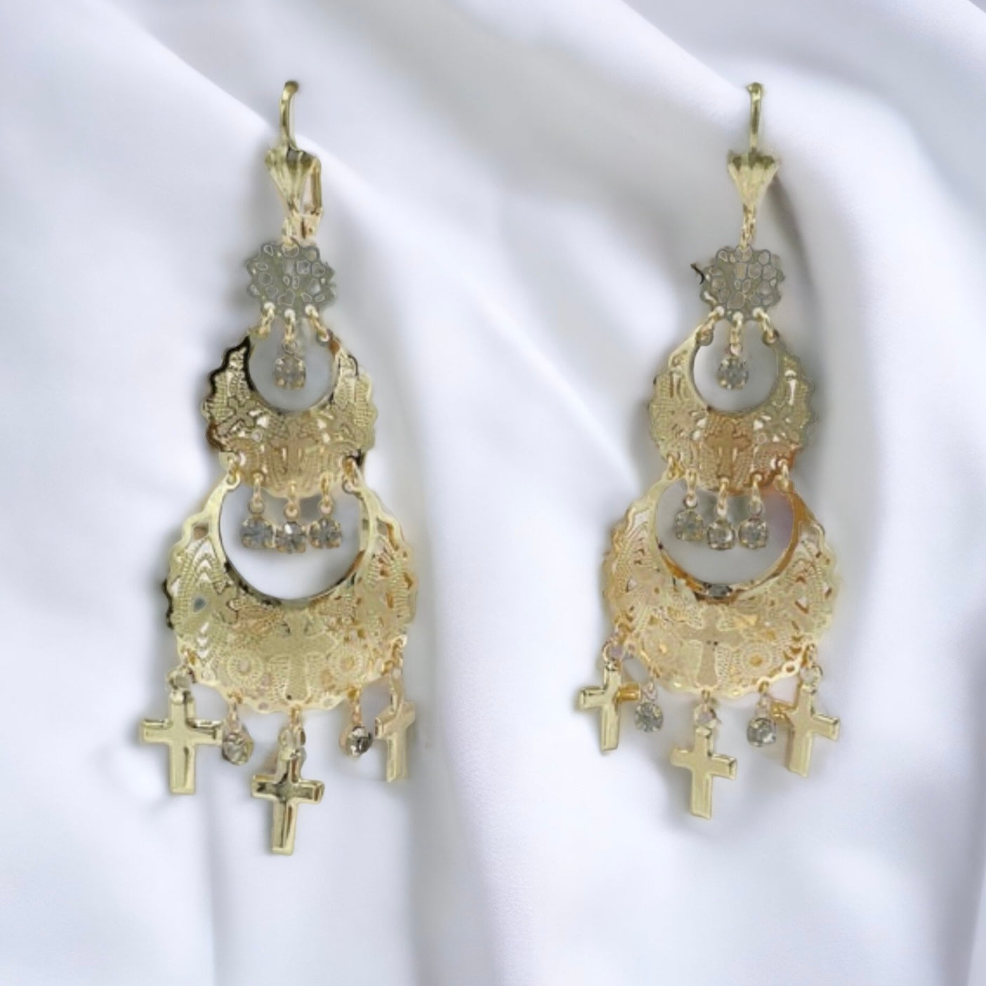 ER-0011 Aretes Largos con Cruces y Piedras Blancas colgando