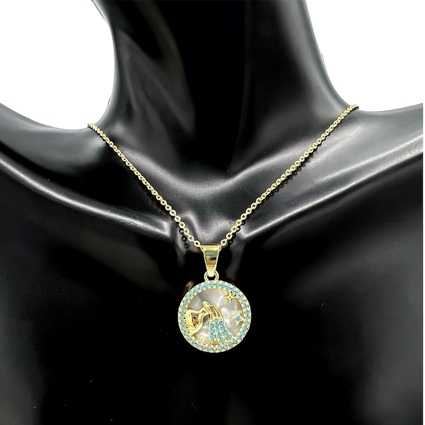 PN-0169 Dije Símbolos del Zodíaco Acuario Piedra Zirconia Azul 0.50" Incluye Cadena Mixta 18"-20"