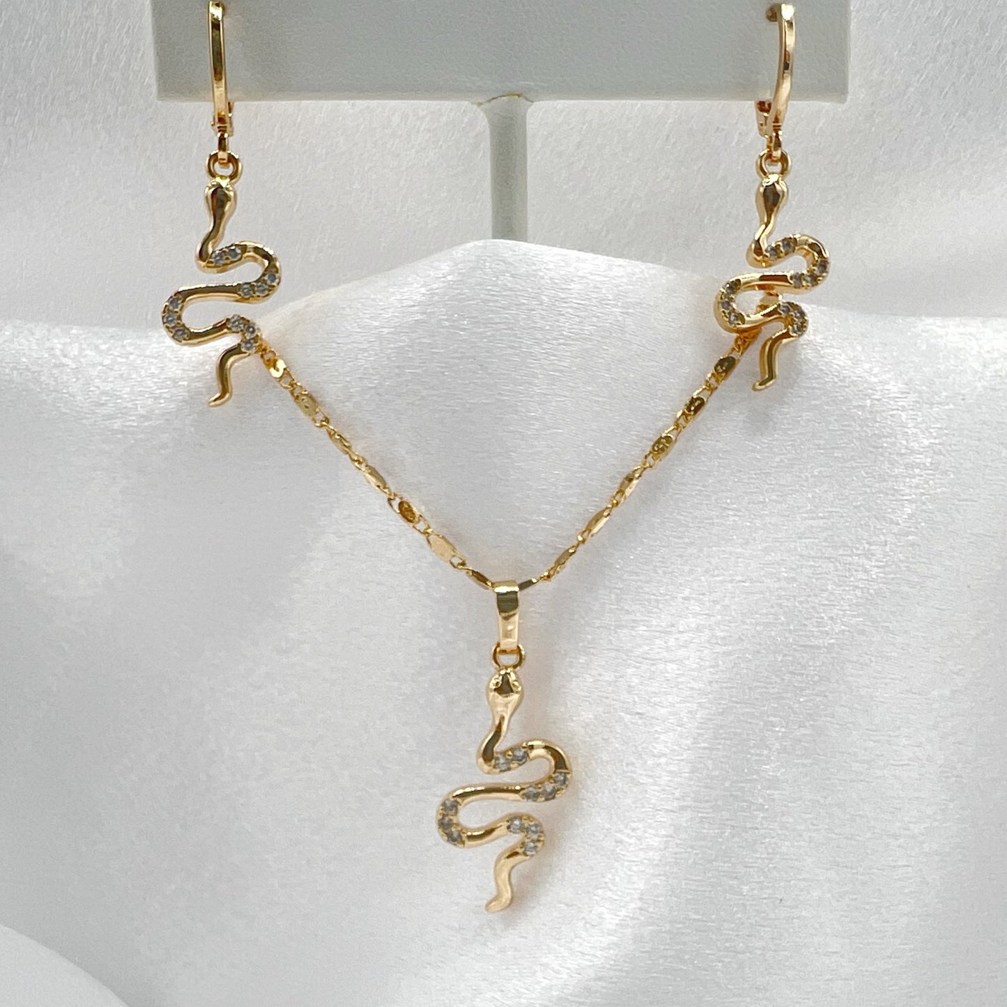 S-345 Conjunto 18k Conjunto Vibora piedra zirconia blanca