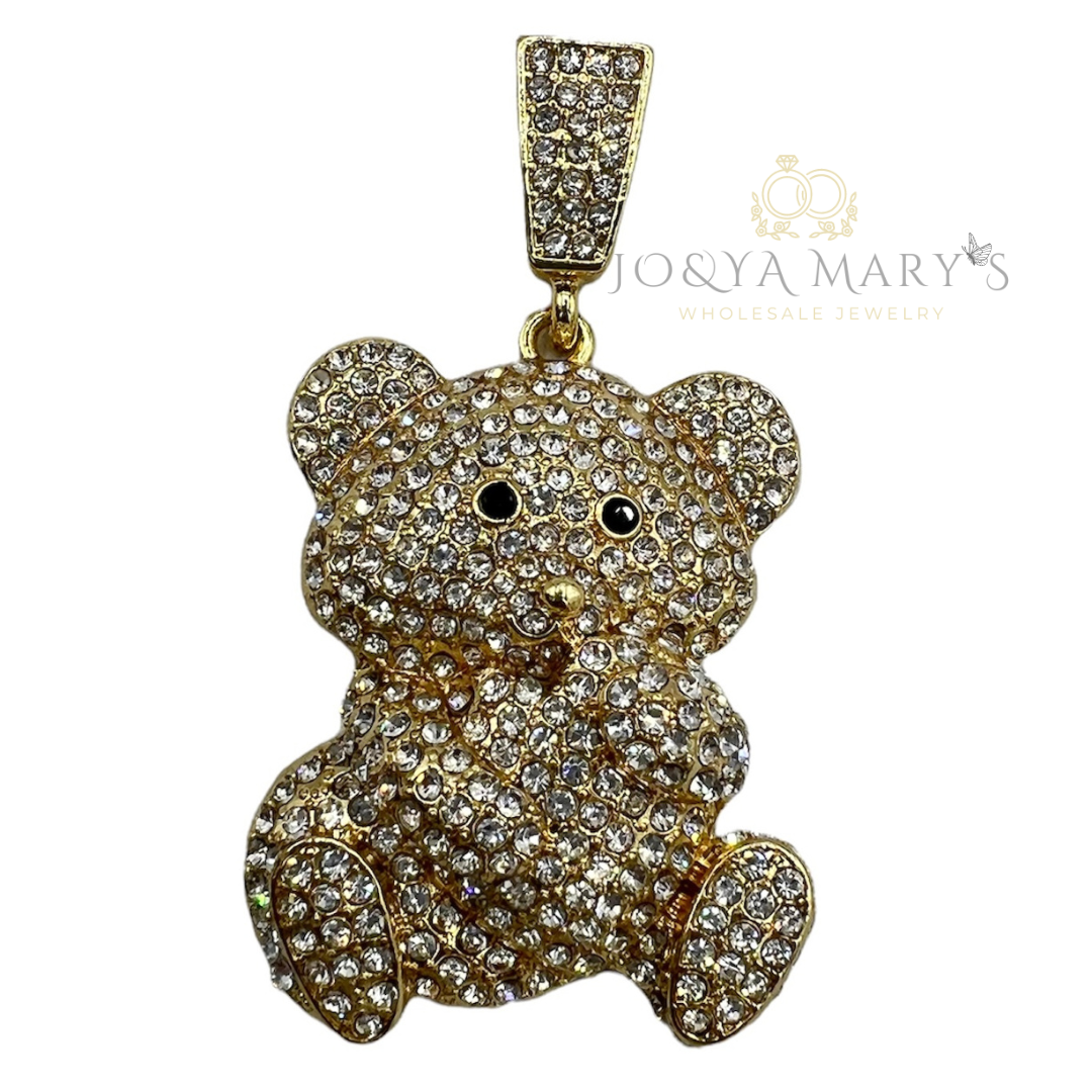 PN-0501 Osito Abrazando Un Corazón Blanco 2” Zirconia Blanca