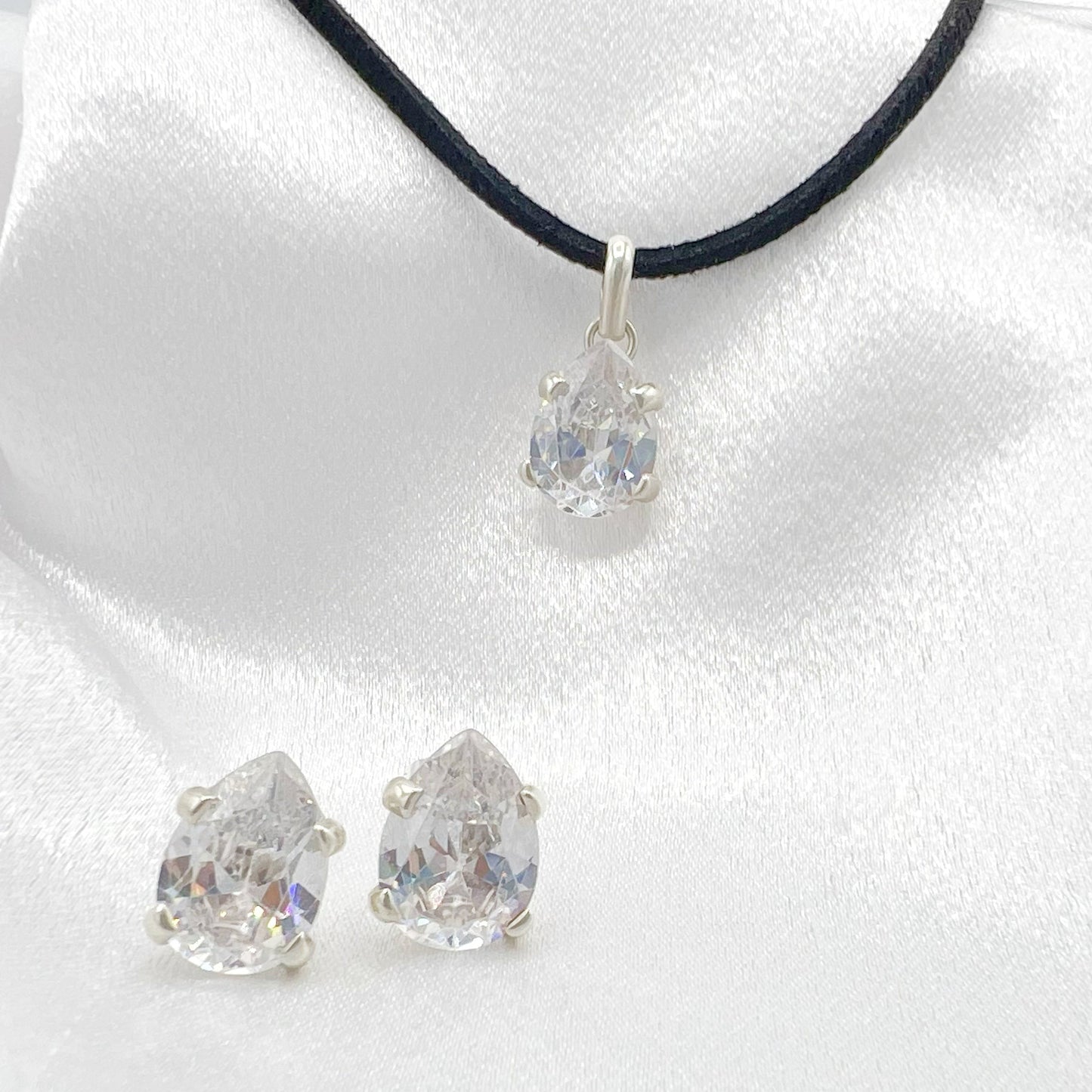 White Crystal Teardrop Set Pendant & Earrings